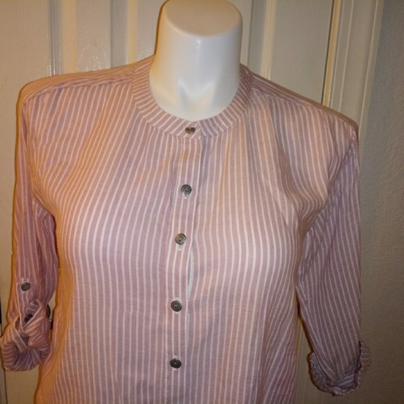 ❤ 3 for $20... Gloria Vanderbilt button down shirt - Picture 2 of 6